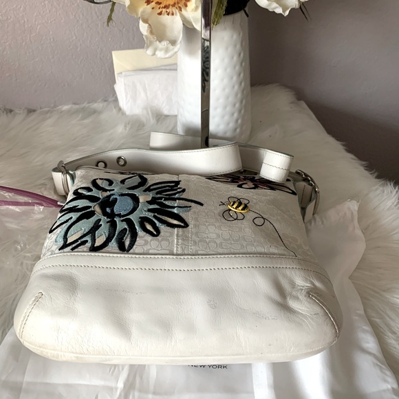 Coach RARE VINTAGE Floral Embroidered Women's Bag - Picture 10 of 14
